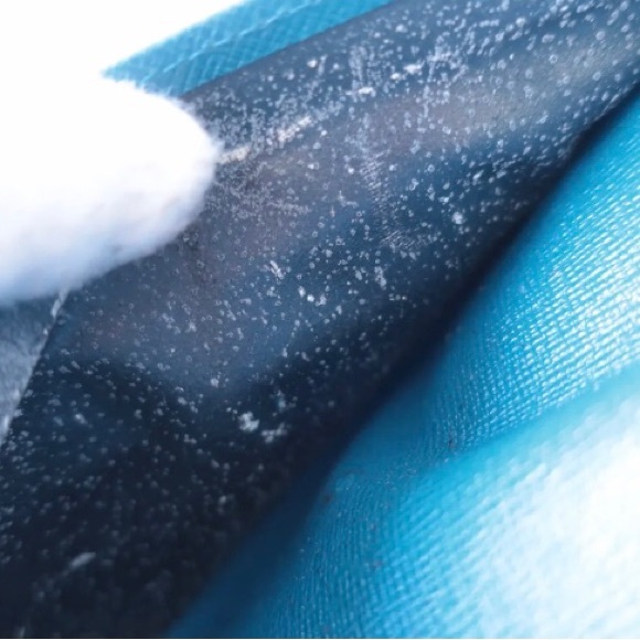 SOLD - LV LOUIS VUITTON Authentic Epi Wallet on a Chain (WOC), Silver Hardware - Picture 7 of 11